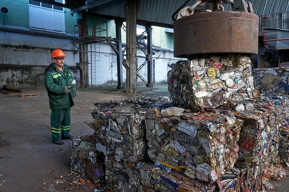 Переработка мусора. Мусороперерабатывающий завод краснодар. Утилизация отходов спб. Утилизация отходов спб. Вывоз тбо и тко.