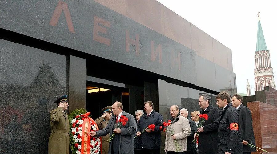 Ленин в мавзолее сейчас 2025. Ленин владимир ильич мавзолей кремль. ленин владимир ильич на красной площади. ленин владимир ильич мавзолей кремль фото.