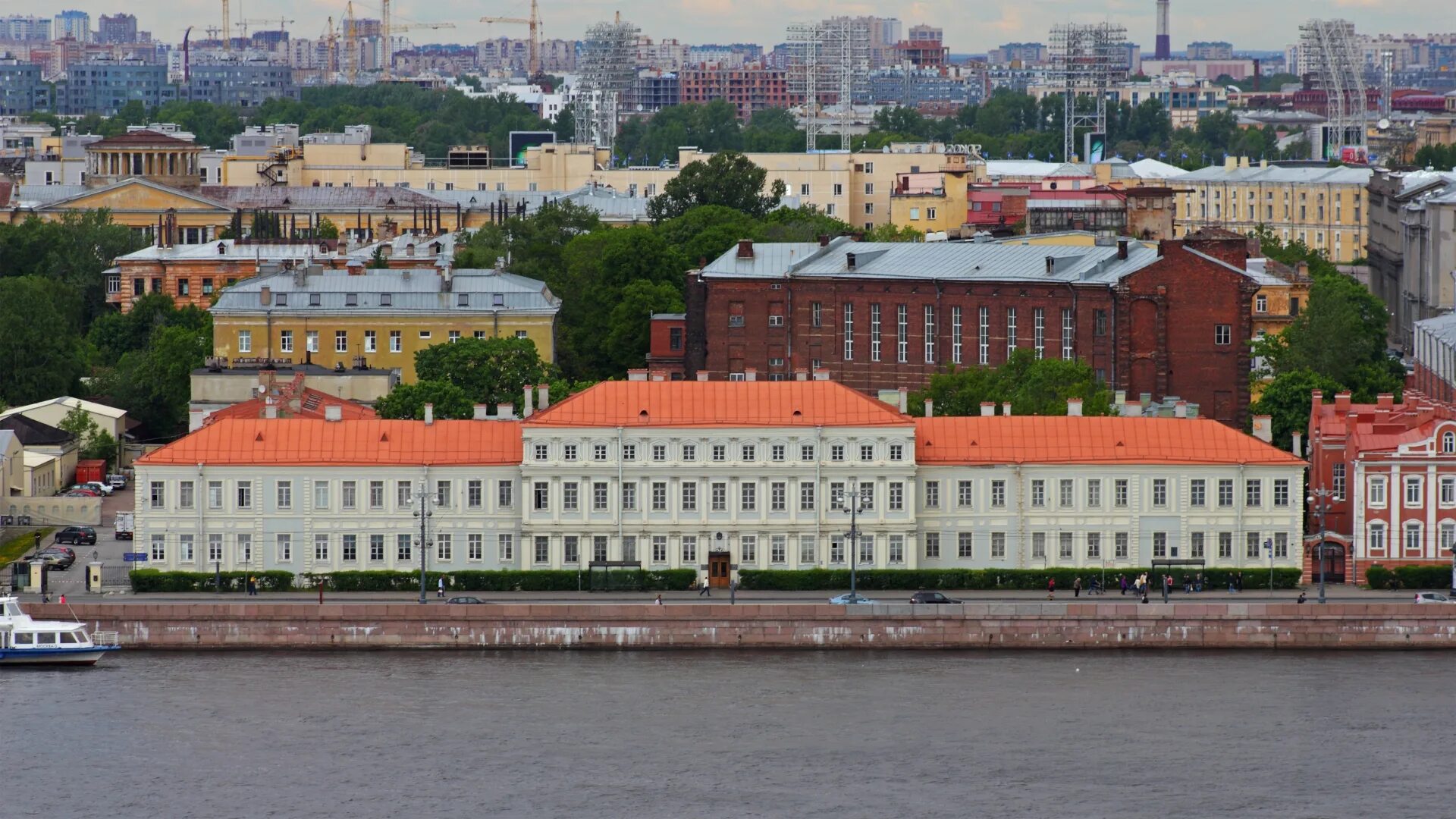 2 петербургский университет. Дворец петра 2 в санкт-петербурге. спбгу на университетской набережной. университетская набережная спбгу филологический факультет. дворец петра 2 на университетской набережной.