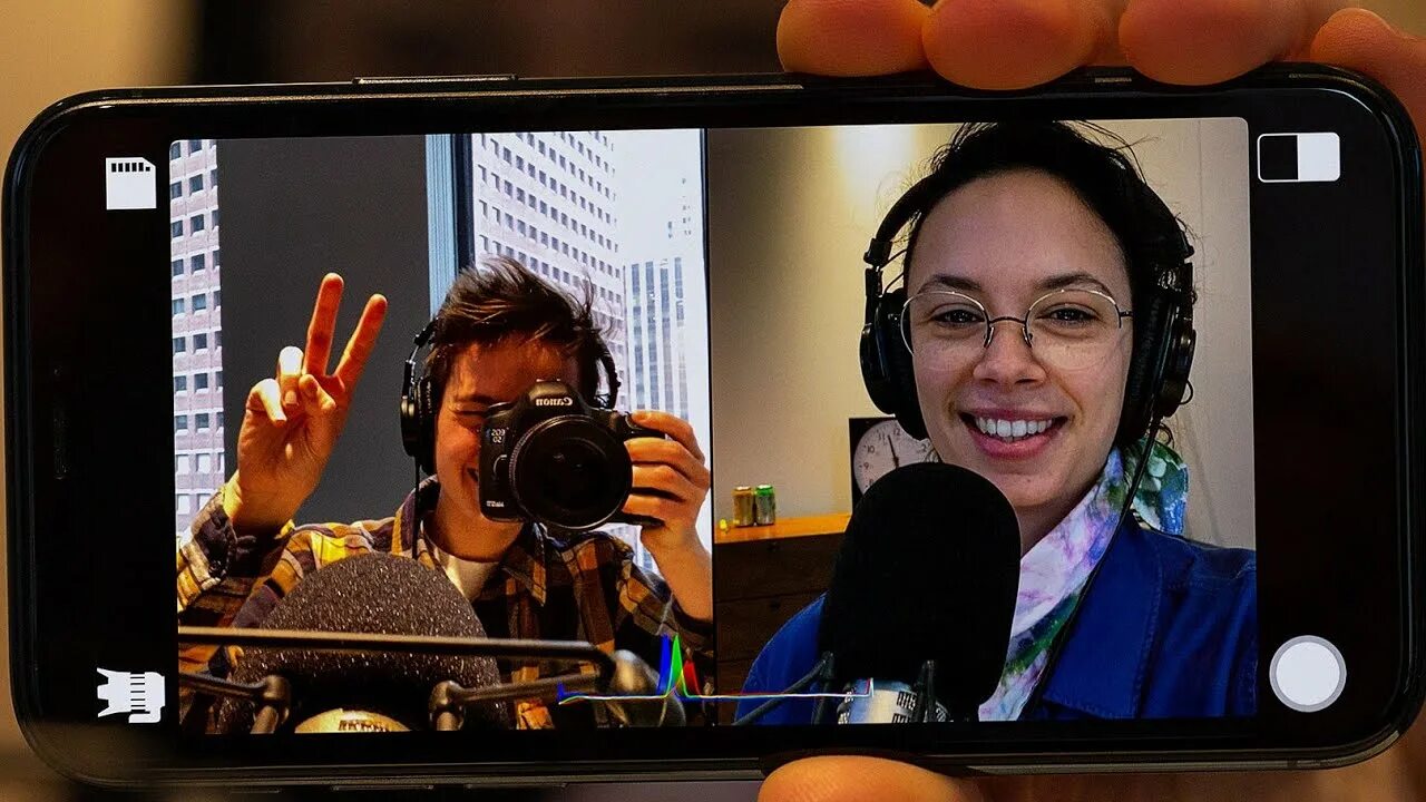 Покажи настоящий экран. Смартфон в горизонтальном положении. Покажи настоящий экран. Покажи настоящий экран. Кино с друзьями на большом экране.