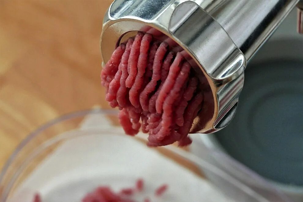 Девочку через мясорубку