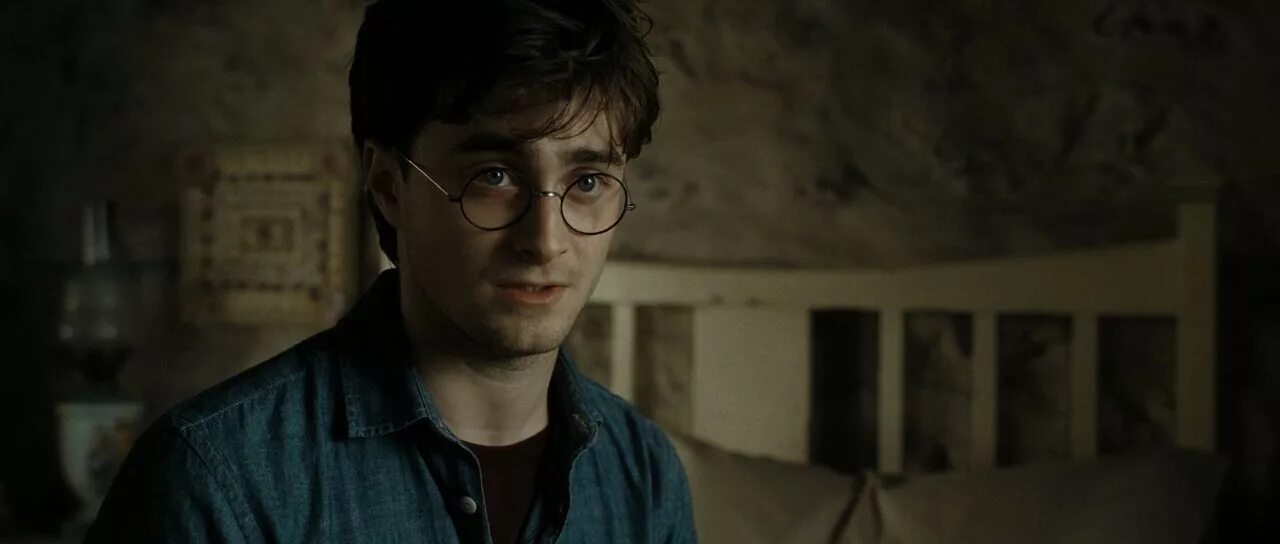 кадры гарри поттер 2011. фильм гарри поттер 8 часть. рон гермиона и гарри lfhs cvthnb. гарри джеймс поттер. дэниел рэдклифф гарри поттер и дары смерти часть 2.