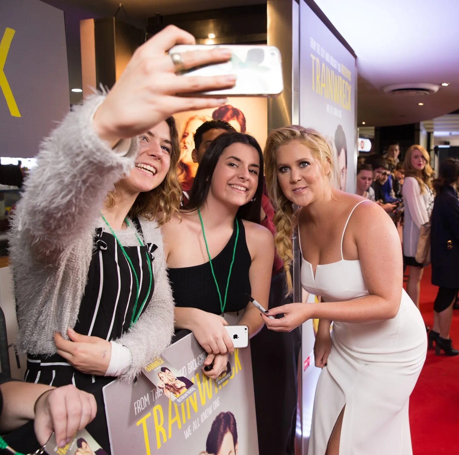 эми шумер фильмы девушка без комплексов. Hannah palmer 2021. блондинка без комплексов фильм. девочки без комплексов. актрисы без комплексов.