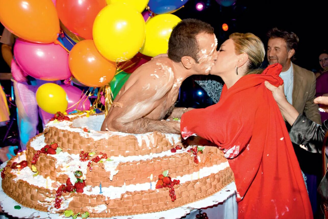 Торт для мужчины и женщины. Подарок жене на день рождения. Сюрприз на др жене. Торт для мужчины и женщины на двоих на день рождения.
