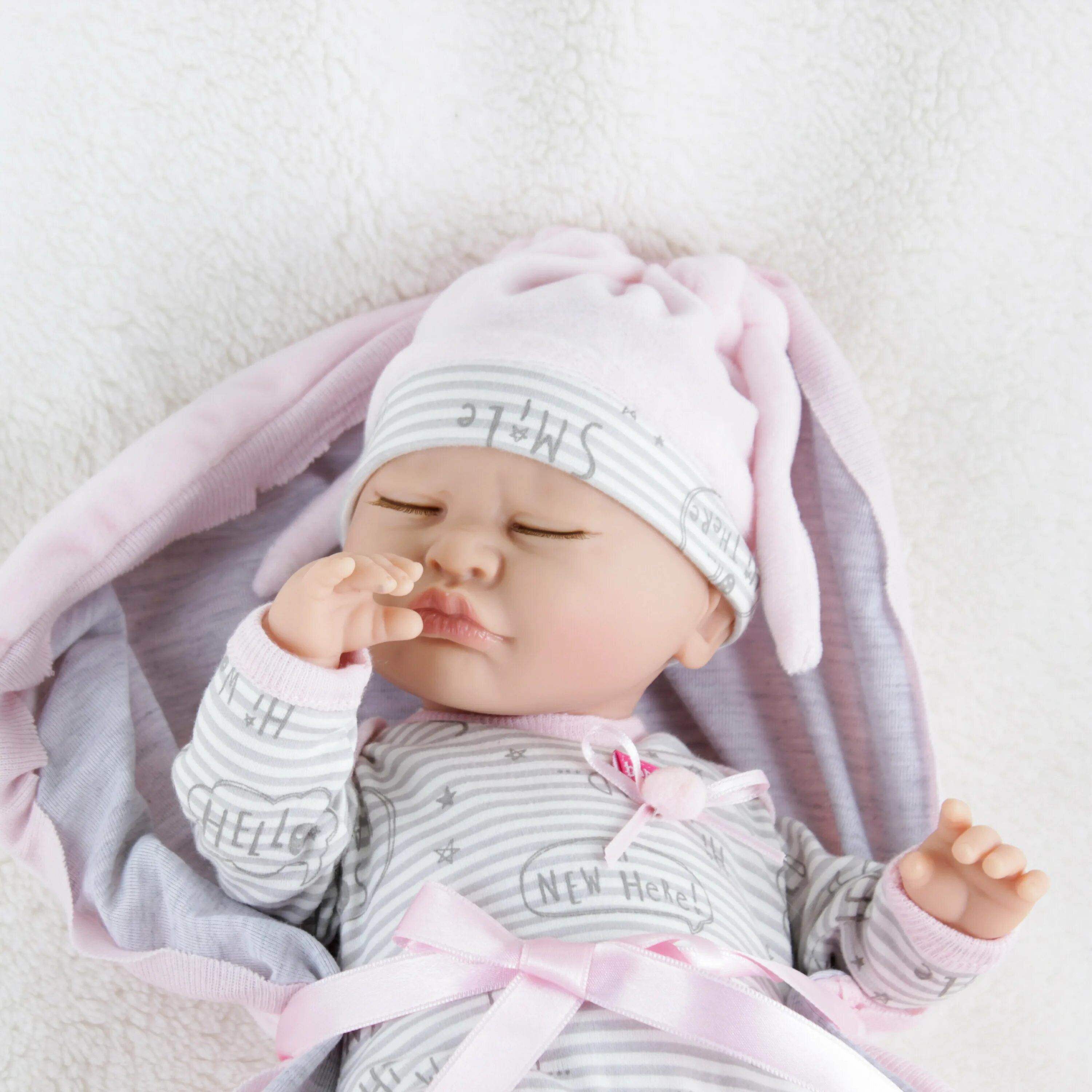 Спящий пупсик фото. Кукла спящая антонио хуан. Спящий пупс маленький. Пупсики сон. Кукла для сна.