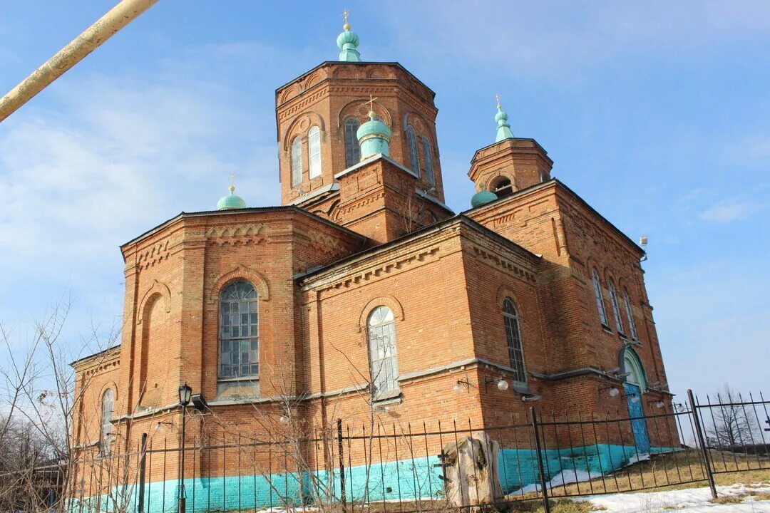 Село Великомихайловка Новооскольского района Церковь. Великомихайловка Белгородская область храм. Храм Николая Чудотворца в Великомихайловке. Село Великомихайловка Новооскольского района. Николаевское белгородская область