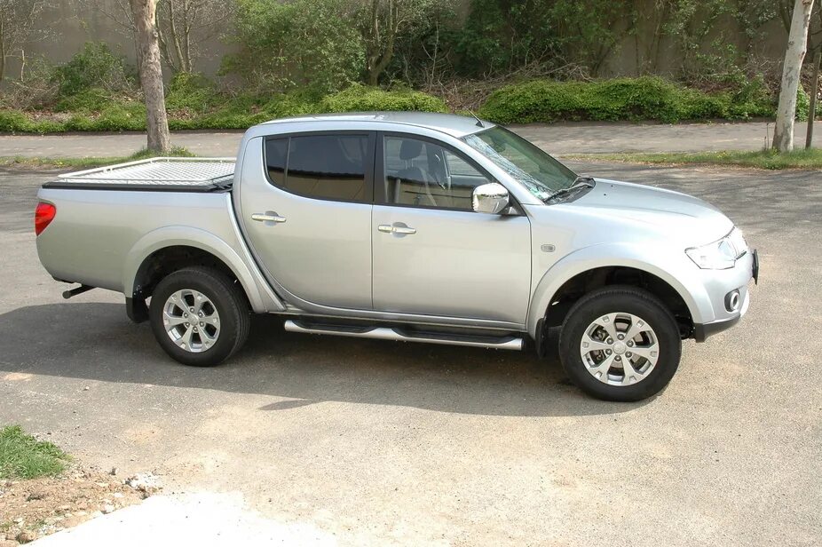 Mitsubishi l200 2019. Митсубиси л200 2007. L200 дизельный. Митсубиси л200. Мицубиси пикап л200.