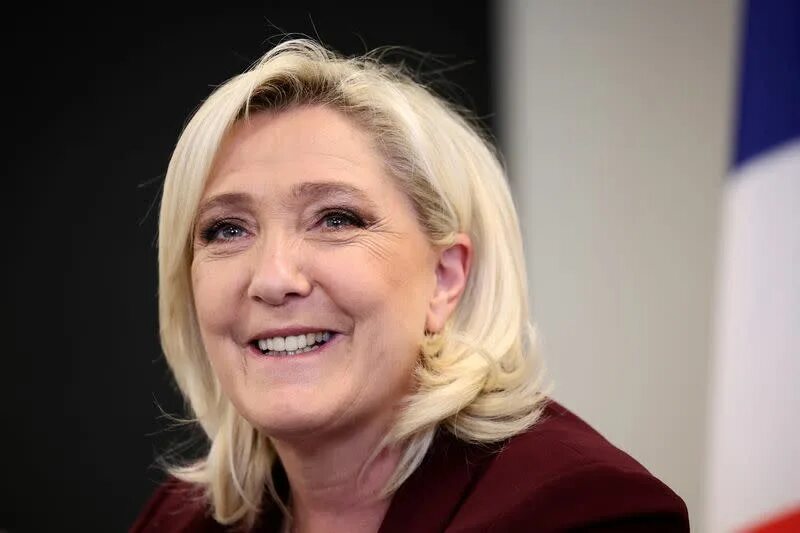Marine Le Pen holds campaign rally ahead of French election The Independent