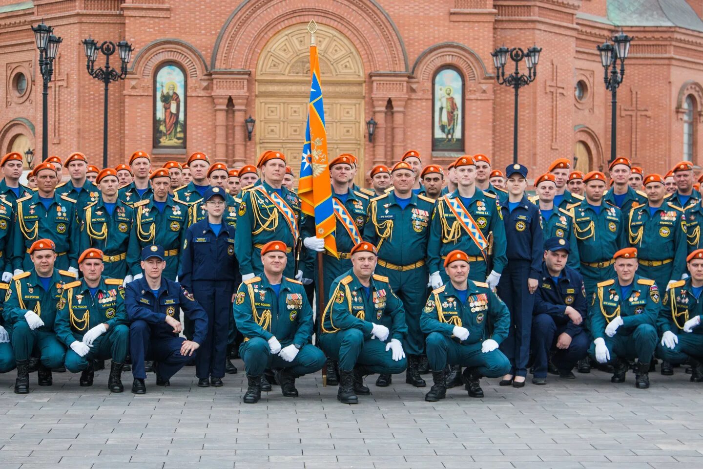 Парад мчс. МЧС России на параде Победы в Уфе. Парад Победы МЧС России. Парад Победы АГЗ МЧС России 2023. АГЗ парад.