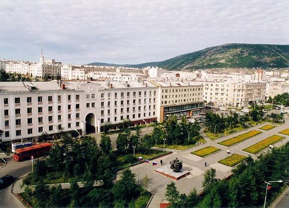 Магадан в советское время. Магадан 2000 год. Магадан центр. Магадан центр города. Старый Магадан.