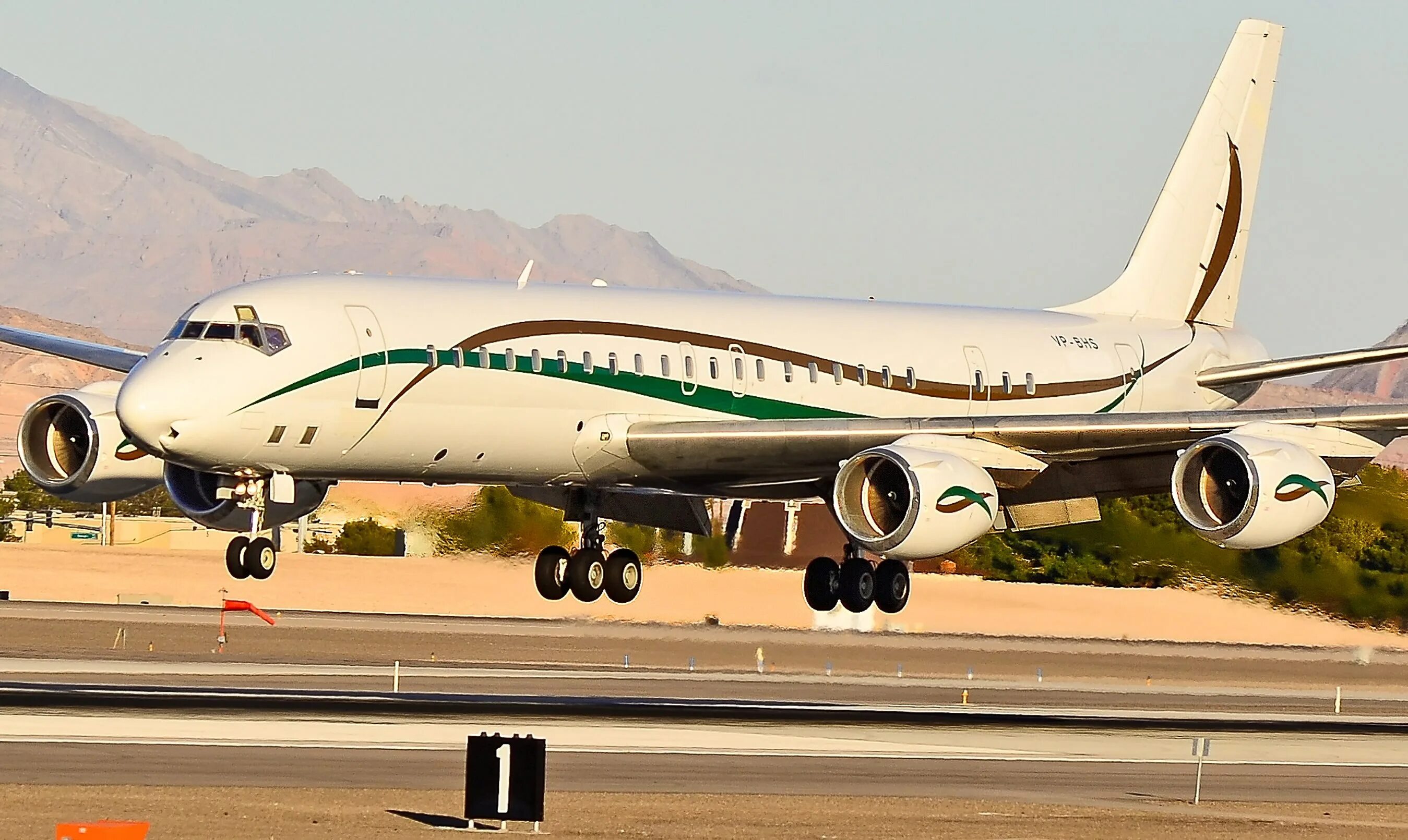 Дс no 8. Дуглас DC-8. Самолет Дуглас DC-8. Douglas DC-8-72. Дуглас ДС 8 72.