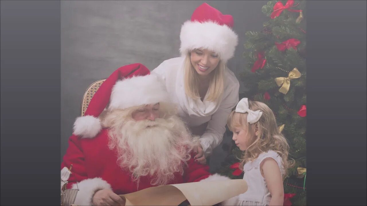 Включи песню нового года. Финская песенка про новый год. Детские песни дед Мороз видео на ютубе. Маленькая индийская девочка поëт новогодную песню 2020 из ютубе.