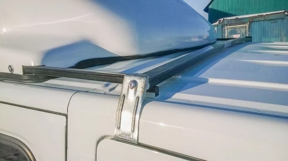 Кронштейн спойлера газель 3302. Крепление спойлера газель. Крепление спойлера газ 3302. Крепление спойлера газель некст. Спойлер кабины газ 3302.