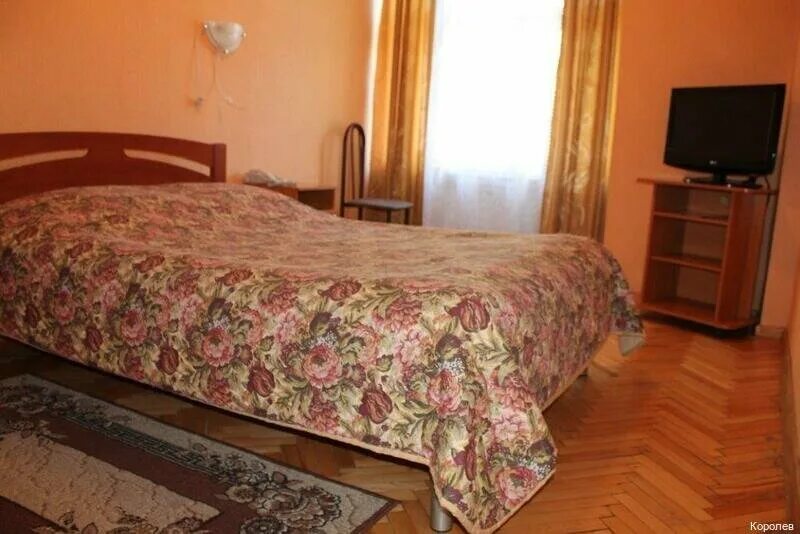 Гостиница подмосковье. Гостиница королев октябрьский бульвар 12. Гостиница город королева. Гостиница королев. Королев отель гостиница.