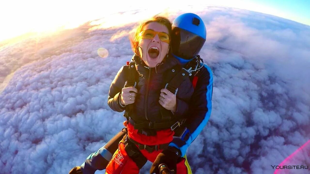 Сиворицы прыжки с парашютом. Прыжок с парашютом. Прыжок с парашютом с инструктором. Прыжок с парашютом в тандеме. Прыжок с парашютом спб с инструктором.