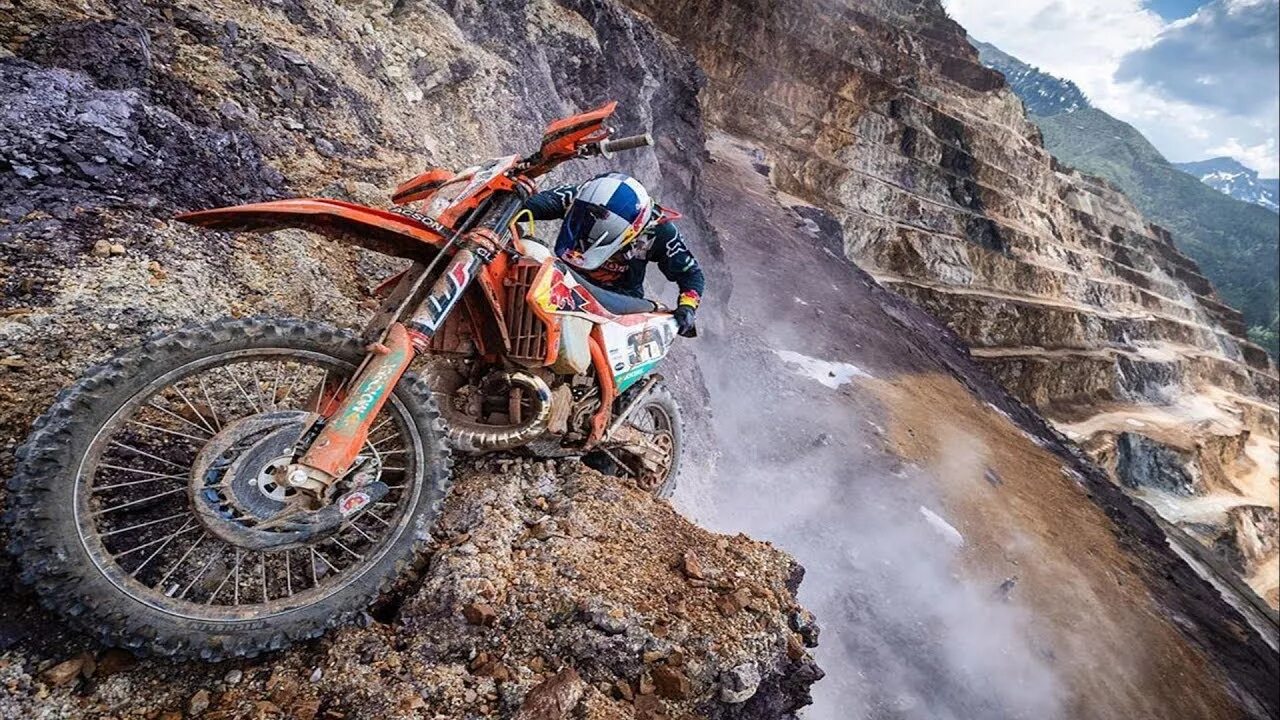 KTM UNVEILS WORLD’S FIRST 2-STROKE FUEL INJECTION ENDURO MACHINES - KTM PRESS CE
