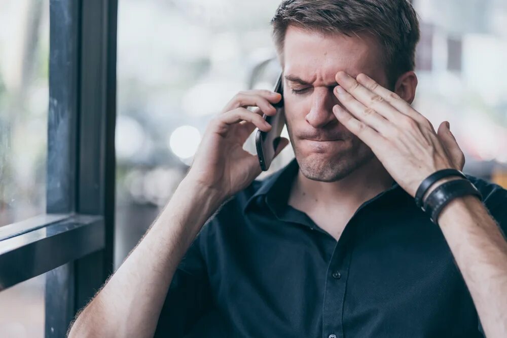 Paul make a phone call