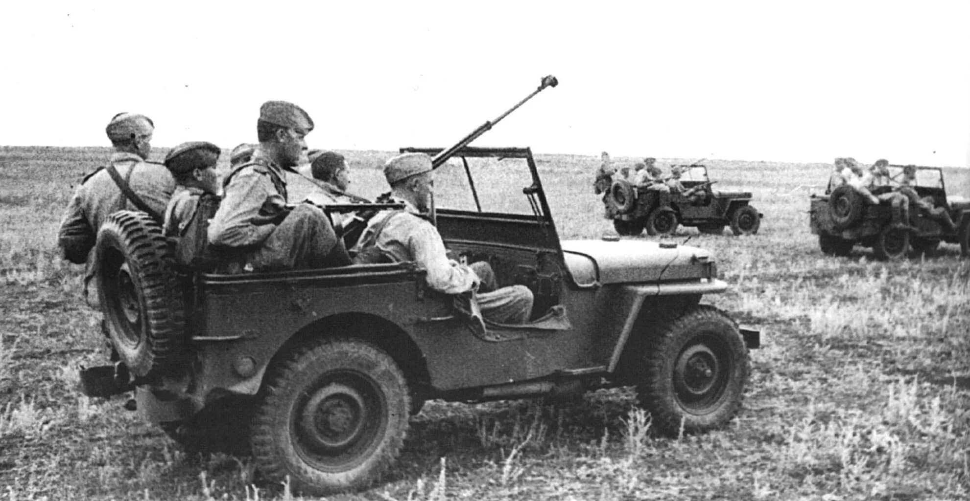 Машина военного времени. Jeep Willys MB 1943. Jeep Willys MB В РККА. Джип Виллис ленд Лиз. Джип Виллис в Советской армии.