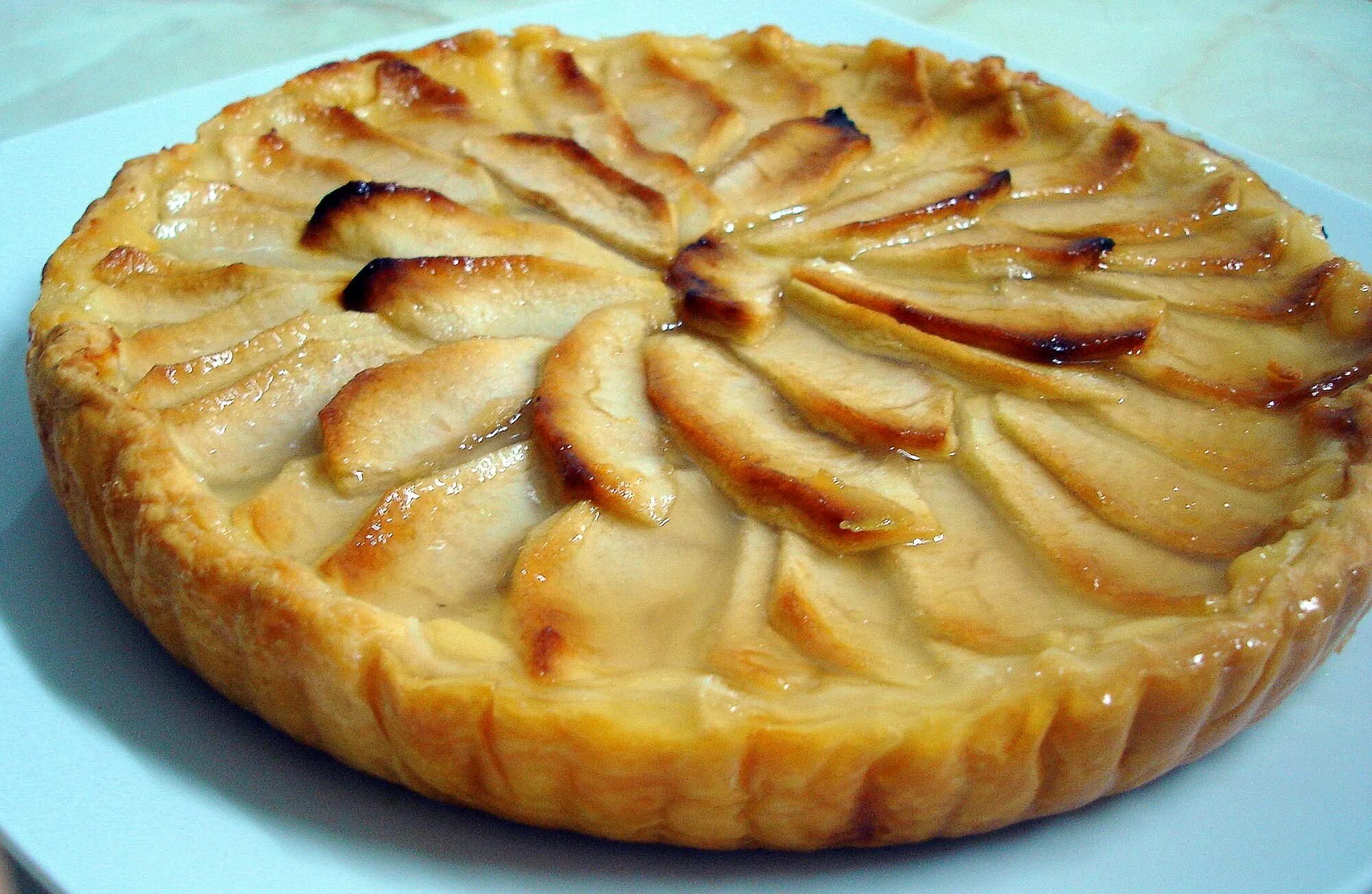 Яблочный пирог 2. Apple pie (яблочный пирог). Шарлотка Высоцкая. Открытый пирог с яблоками. Красивый открытый пирог с яблоками.