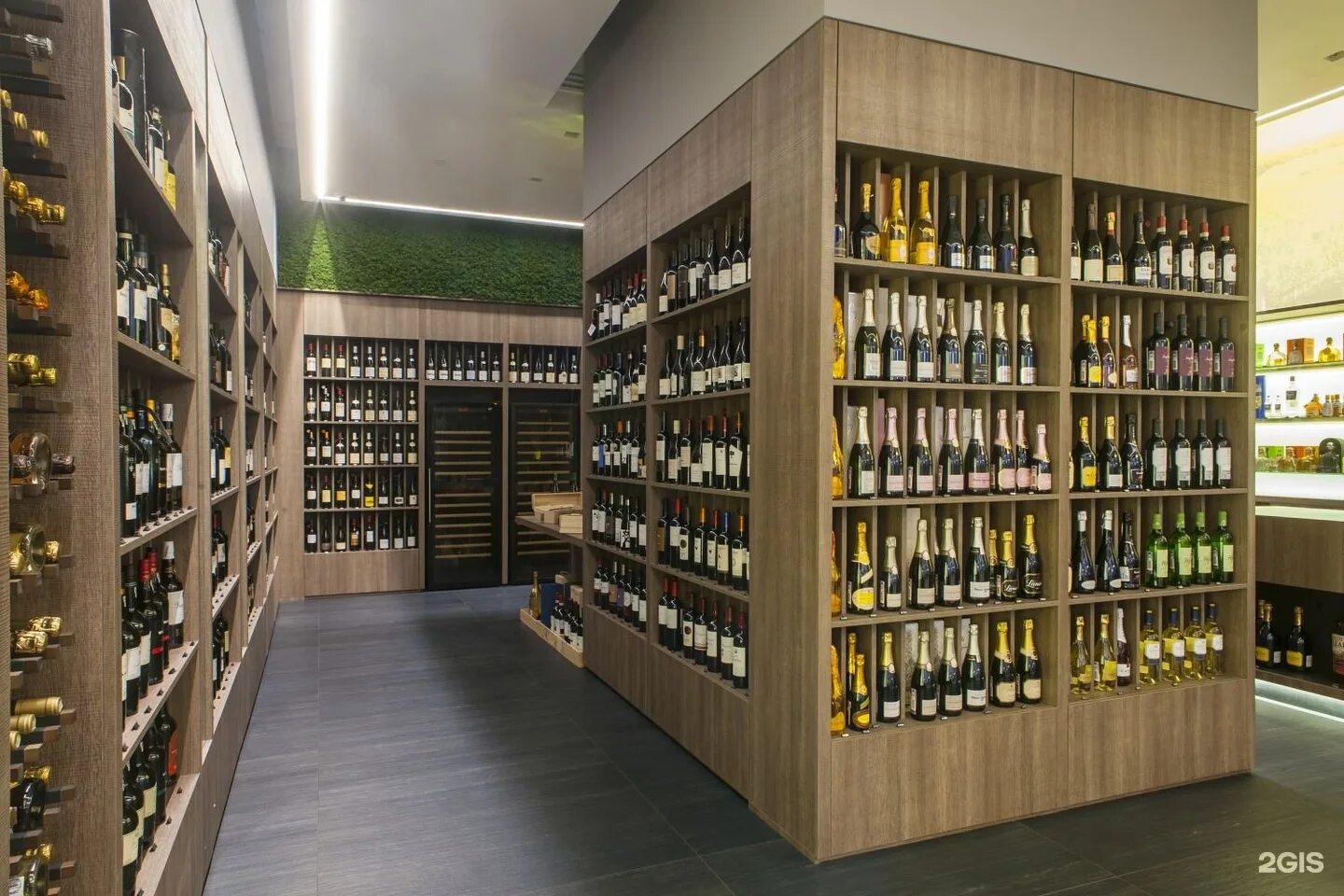 Симпл вайн официальный сайт вывеска магазина. Симпл винный магазин. Simple wine неон. Simple wine работа. Simple wine работа.