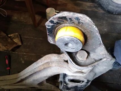 Замена сайлентблока заднего подрамника