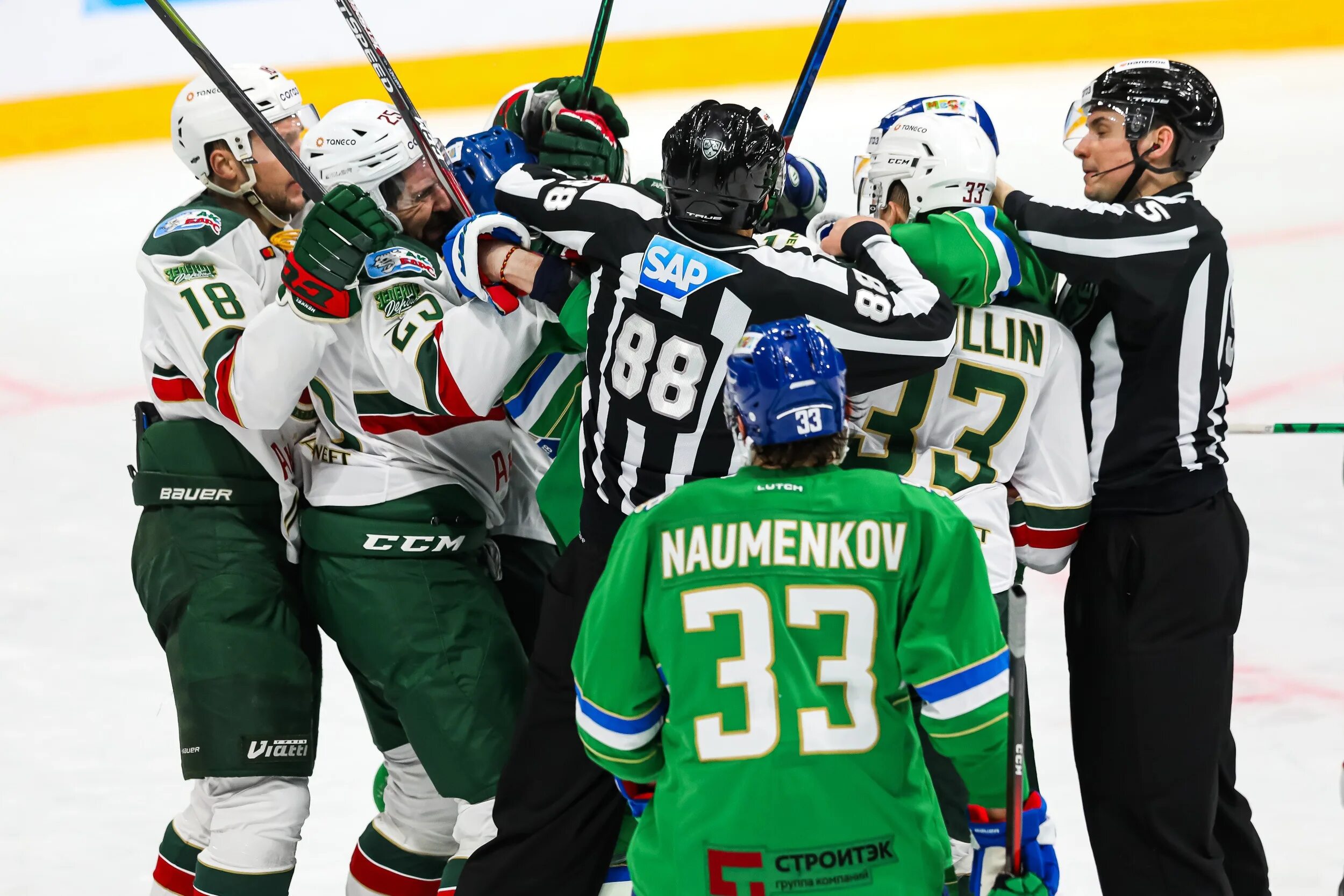 Салават юлаев кубок гагарина. Салават юлаев кубок гагарина. Салават юлаев кубок гагарина 2008. Как сыграл хоккейный клуб салават юлаев с акбарсом. Салават юлаев кубок гагарина в каком.