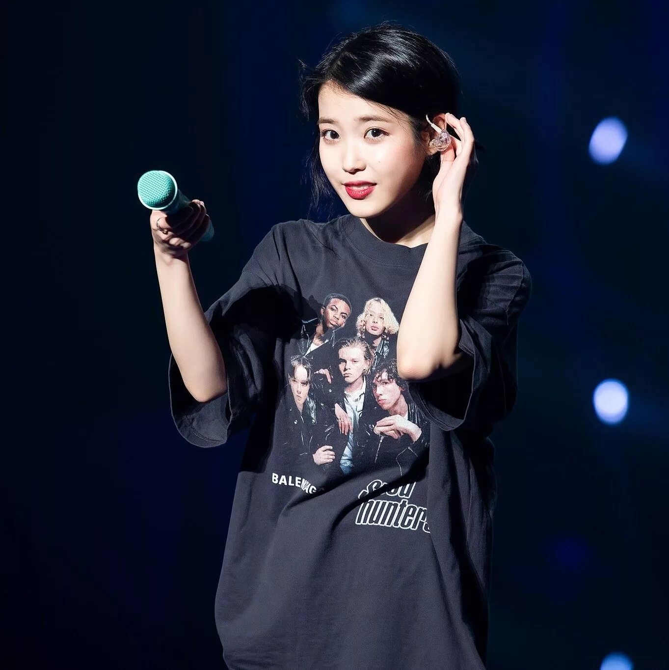 Iu певица. Iu певица 2022. Нота айю. Айю корейская певица. Нота айю.