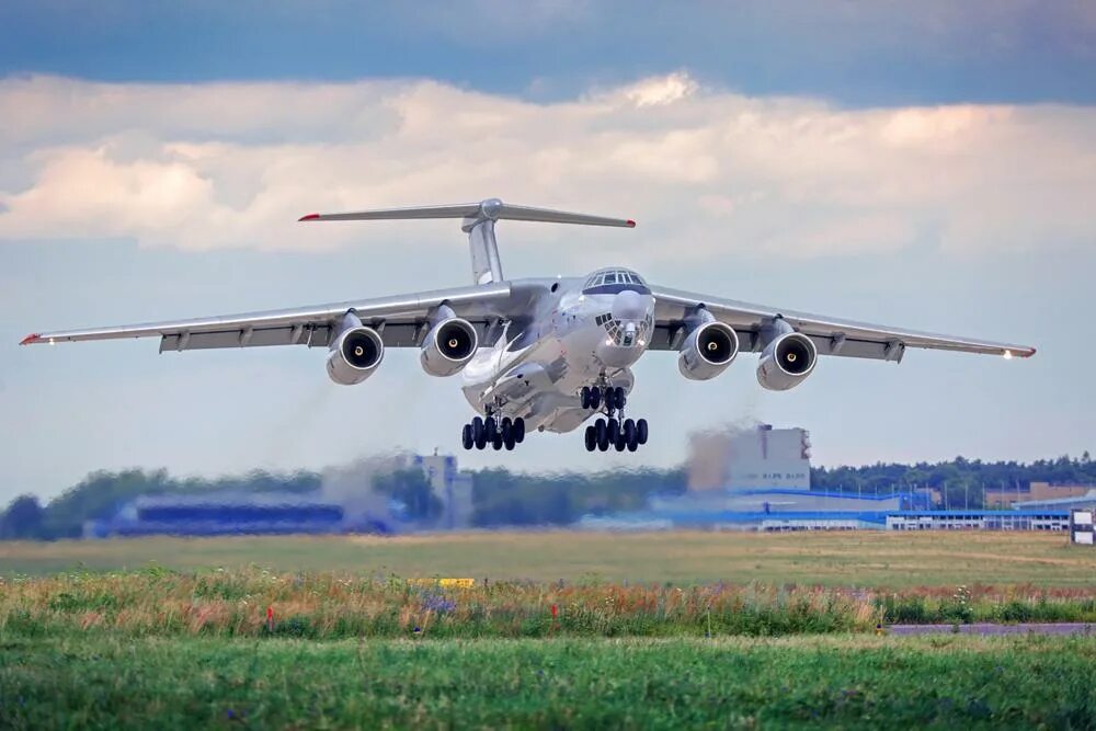 Российская 76. Ил-76мд-90а. Ил-76 военно-транспортный самолёт. Самолёт ил-76мд-90а. Ил 76 ВТА.