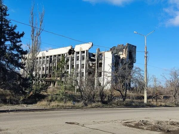 Глокси жж мариуполь. Дома в мариуполе. мариуполь наш. мариуполь до и после войны. восстановление мариуполя.