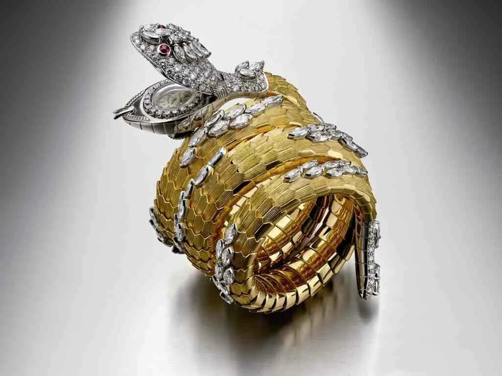 Змея serpenti bvlgari кольцо. Булгари со змеей. Кольцо bvlgari snake. Булгари серпенти кольцо. Bvlgari snake ring.
