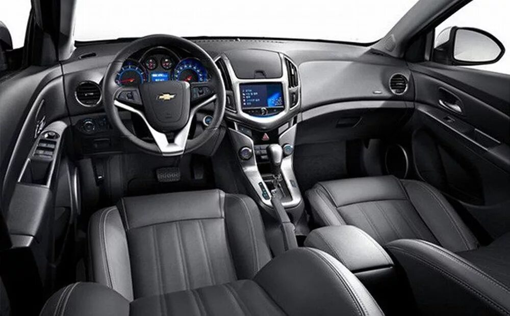 Купить шевроле новое в салоне. Chevrolet Cruze 2013 салон. Chevrolet Cruze 2013. Шевроле Круз 2014 хэтчбек салон. Chevrolet Cruze 2012 салон.