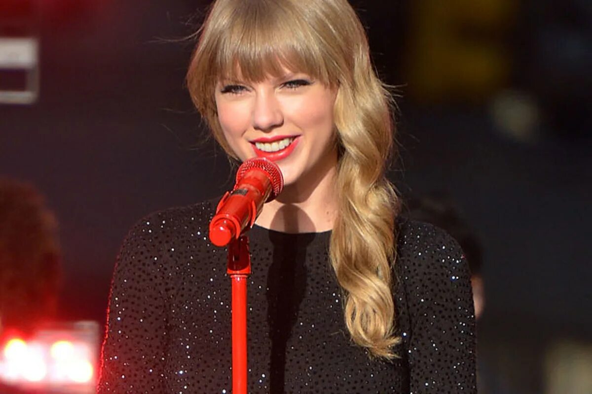 Taylor swift games. Тейлор свифт. taylor swift тейлор свифт. тейлор свифт 2006. red тейлор свифт.