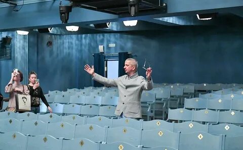 Новый директор Театра Виктюка будет управлять двумя коллективами - РБК