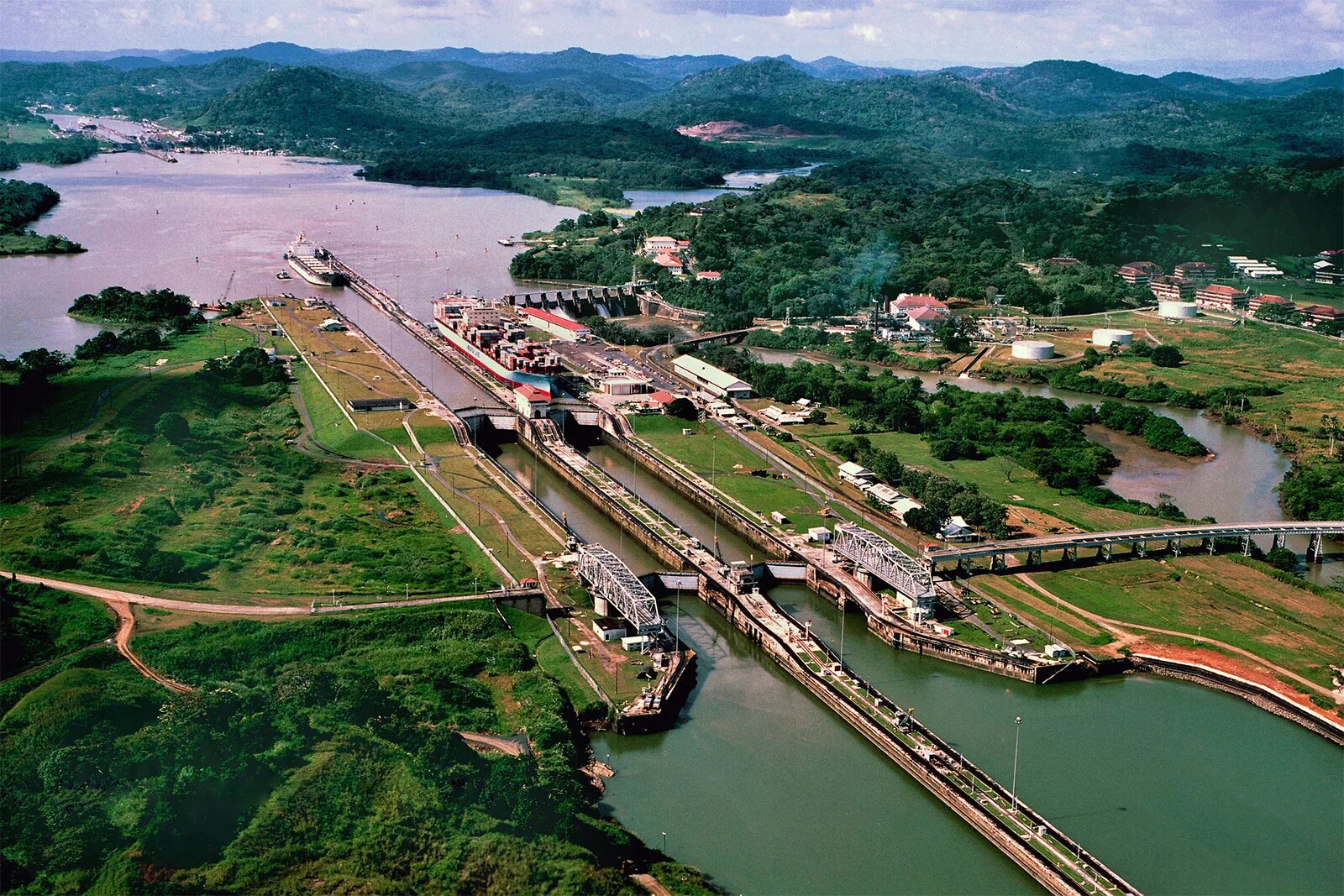 Панамский канал. Панамский канал Панама. Панамский канал и перешеек. Панамский канал фото.