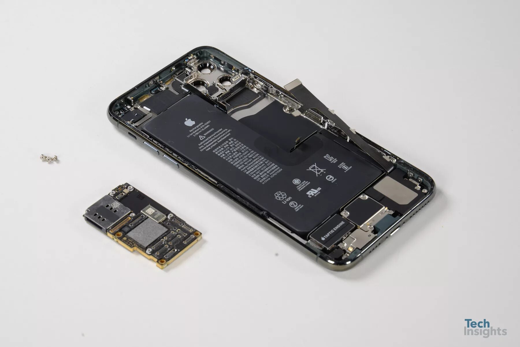 Iphone 15 pro какой процессор. Iphone 11 pro max inside. динамики на iphone 11 pro max. iphone 12 pro max динамик. iphone 11 teardown.