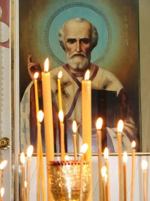 Икона святителя николая лампадка. Виртуальная часовня николая угодника. Икона христа спасителя свечка в храме. Виртуальная часовня николая чудотворца. Николай чудотворец икона в храме.