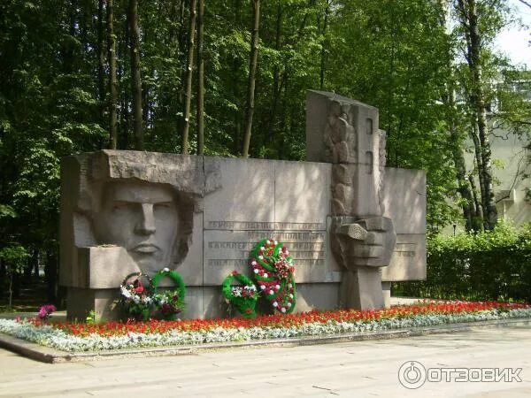 Памятник полетаева рязань. Памятник федору полетаеву кузьминки. Памятник в приокском рязань. Памятник федора полетаева в рязани. Памятник полетаеву в рязани.