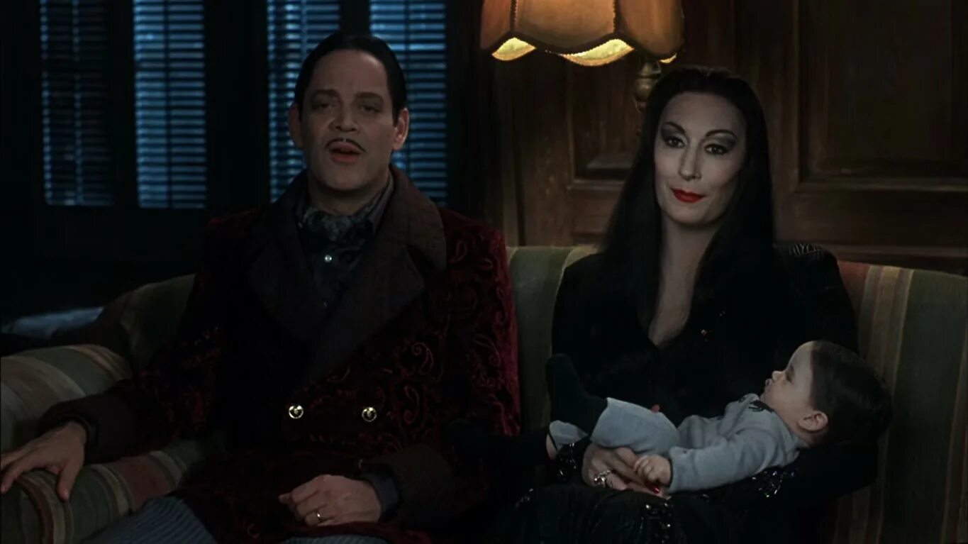 Семейка аддамс фильм 1993. Ценности семейки аддамс фильм 1993. Ценности аддамсов. Сериал семейка аддамс 1993. Ценности семейки аддамс фильм 1993.