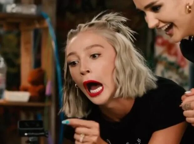 Марина ивлеева. Настя ивлеева реклама мтс 2022. Настя ивлеева реклама. Мтс и ивлеева после вечеринки. Ивлеева мтс.