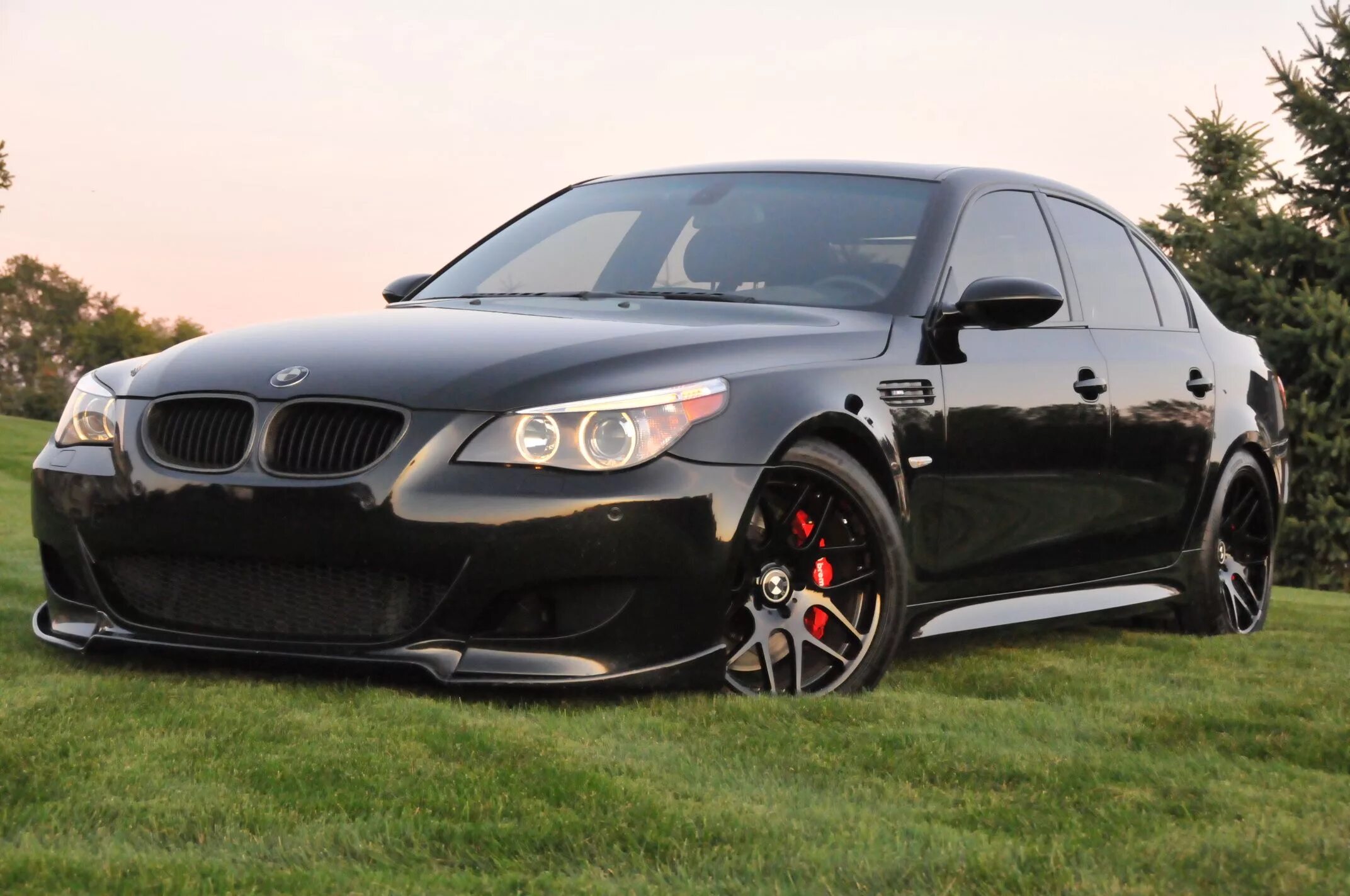 Е60 бу. БМВ м5 е60. BMW m5 e60. BMW m5 e60 Black. BMW 5 е60.