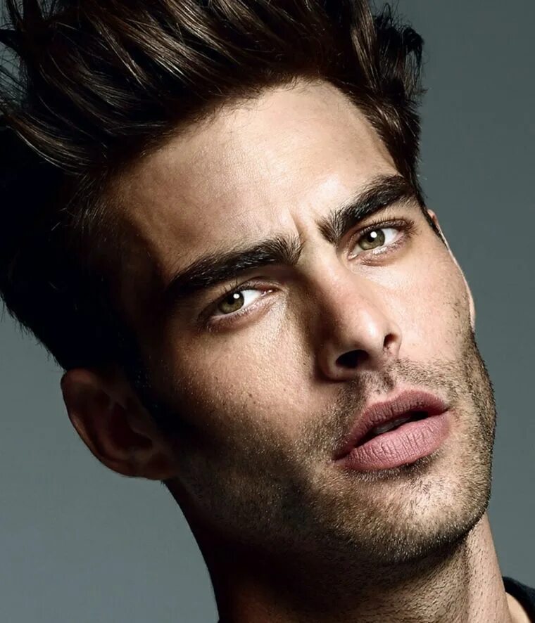 Самое красивое лицо парня