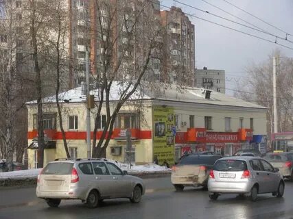 Космонавтов 82