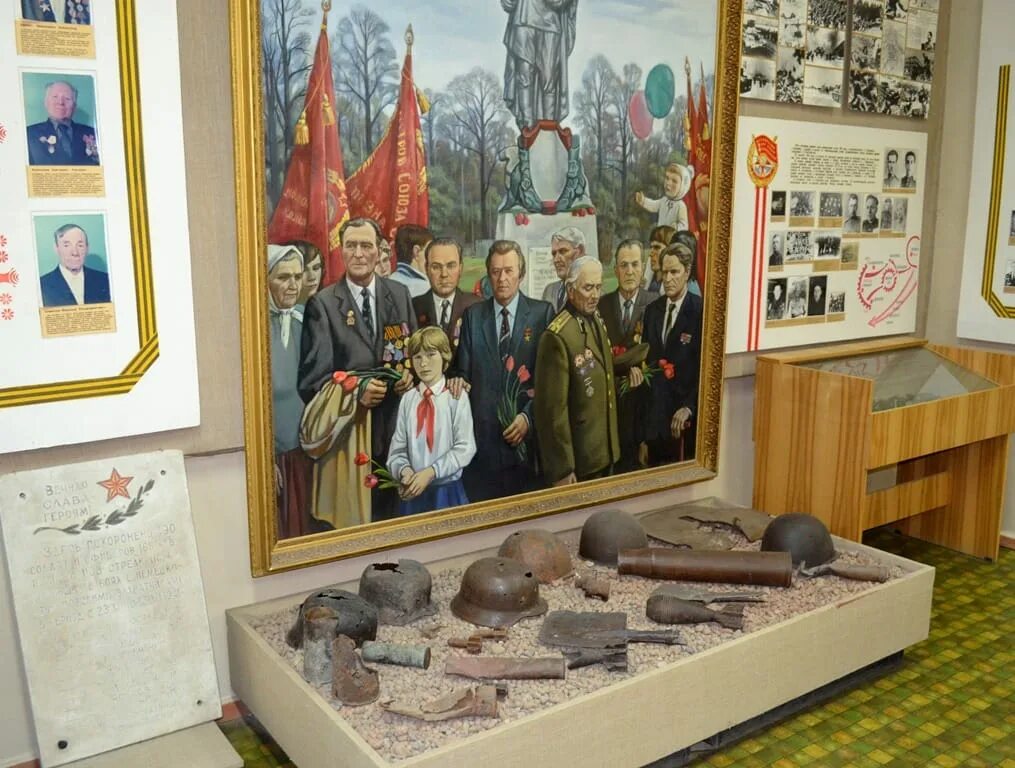 Спасское новомосковский. Музей Спасское Новомосковск. Музей Спасское имени в.а Стародубцева. МБУК музей истории города Симферополя.