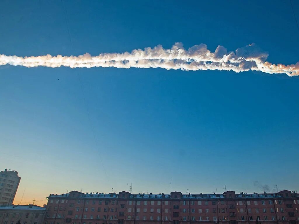 Челябинский метеорит 2013. Челябинский метеорит 2013. Метеорит февраль 2013. Метеорит февраль 2013. Метеорит челябинск 2023.