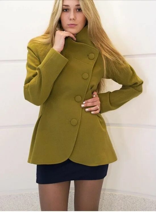 Модные короткие пальто. Укороченное пальто женское. Костюм диор женский классический черный. Пальто zolla женское бежевое. Куртка двубортная женская.