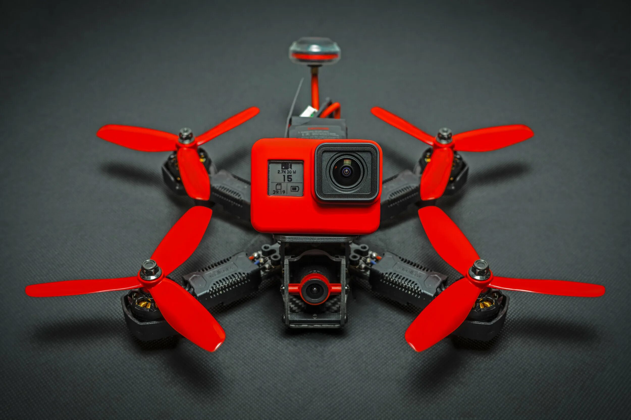 Трюковой дрон fpv f5 5. Fpv дрон работа. Фпв дрон. Квадрокоптер mjx bugs 4 w. Walkera runner 250 очки.