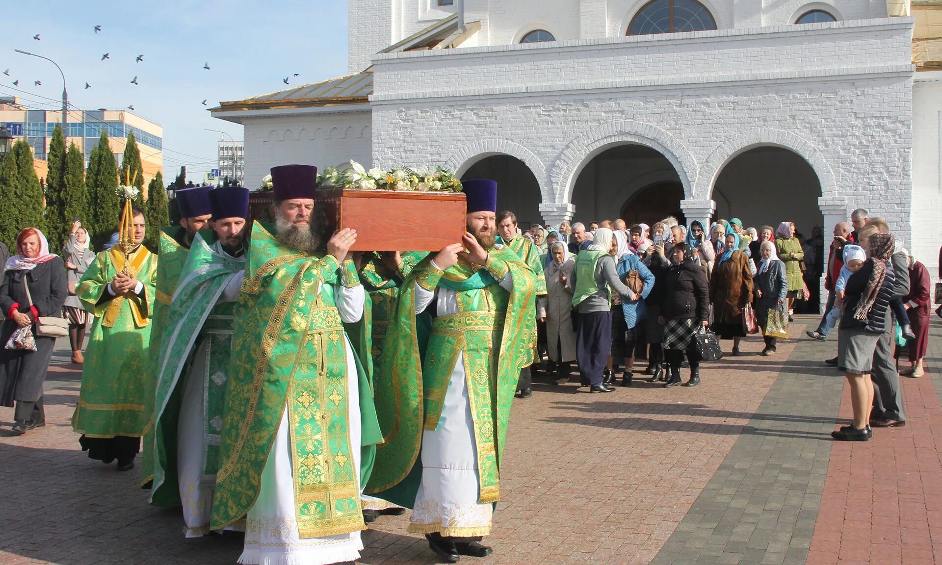 Всенощное бдение на троицу. Служба в кафедральном соборе брянск. Кафедральный собор донецка литургия. Служба в кафедральном соборе брянск. Священник сергий г.