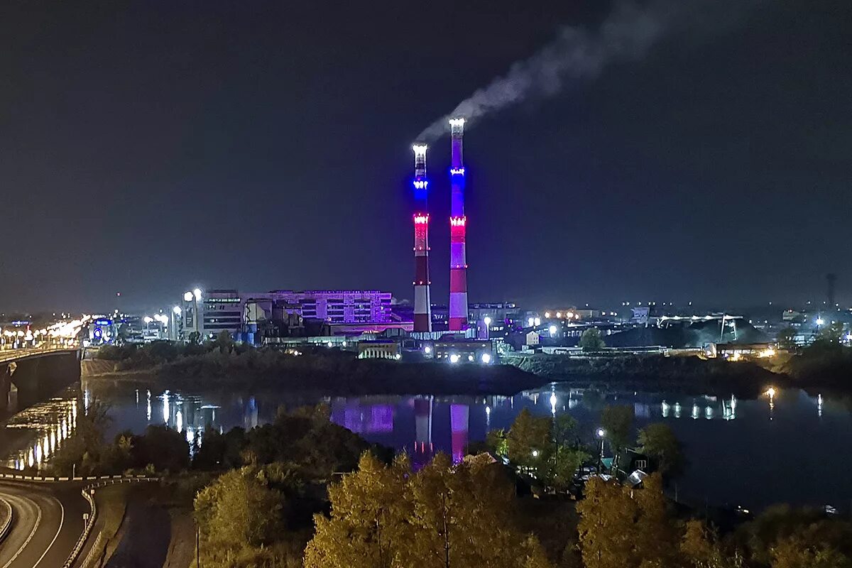 Кемерово столица Кузбасса. Кемерово Кузбасс ночью. Кемерово центр города ночью. Заводский район Кемерово.