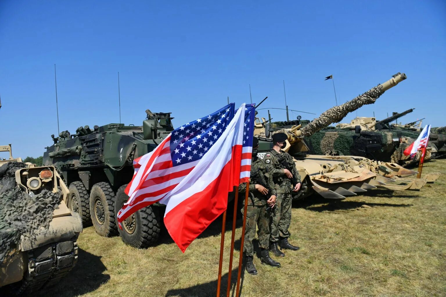 Новости нато вводят войска. Учения войск НАТО У границ РФ. Войска НАТО У границ РФ. Польша НАТО военные учения. Учения НАТО Прибалтика 2020.