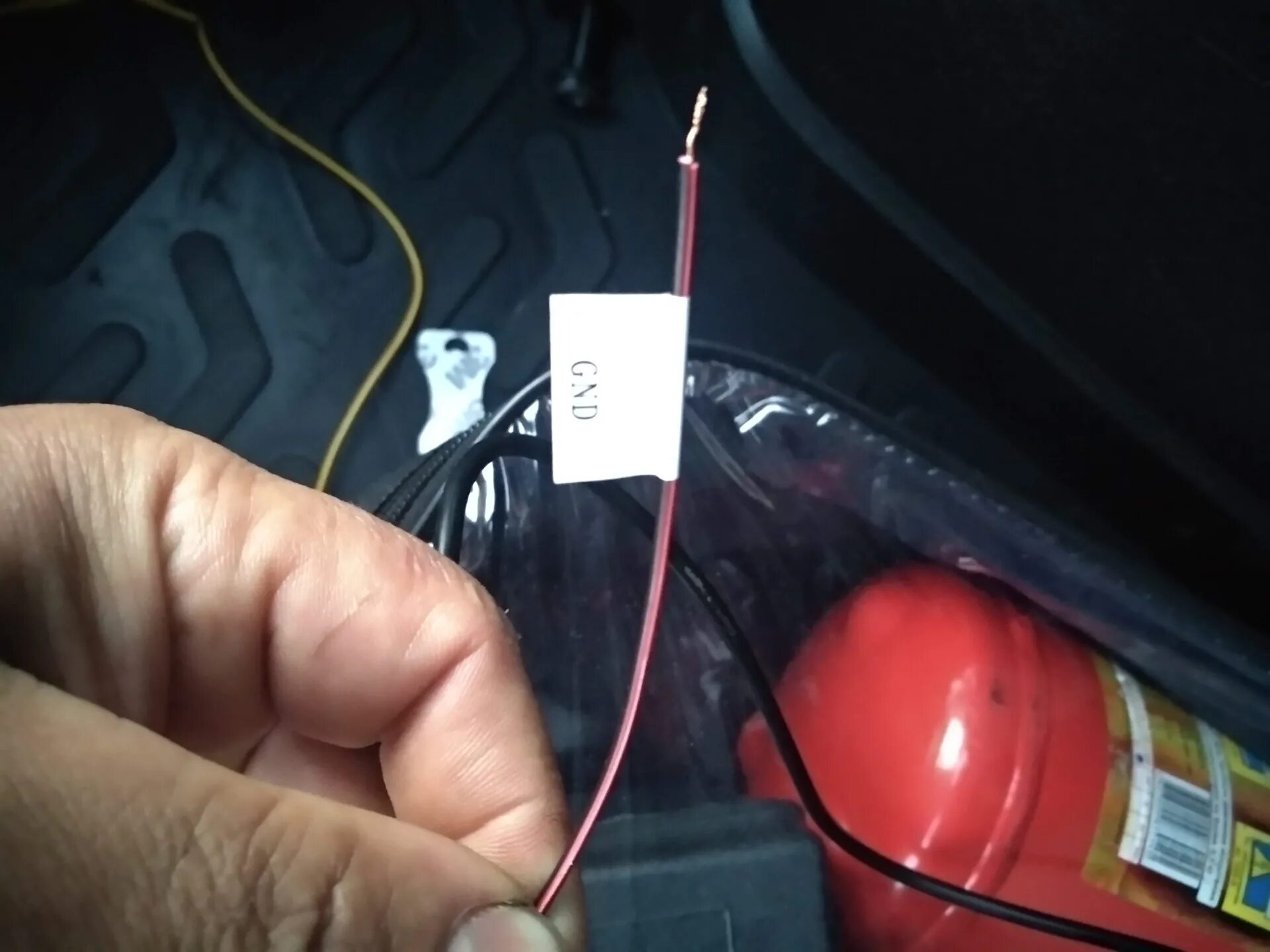 Сандеро степвей камера заднего. Провод заднего хода на renault logan 2. рено сандеро 2013 провод заднего хода. рено дастер 2025 цвет провода заднего хода. провод заднего хода сандеро 1.